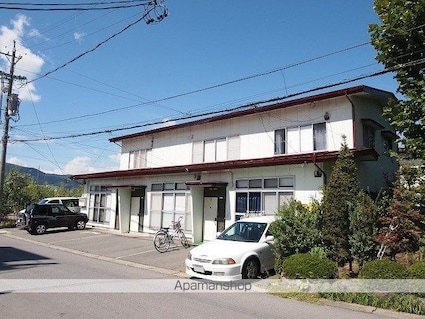 八反田コーポ１号棟[4K/82.5m2]の外観2