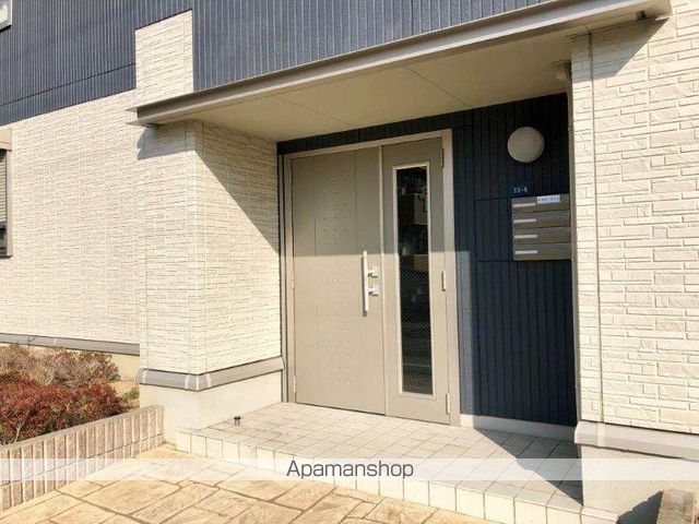 レークタウンD棟の玄関写真
