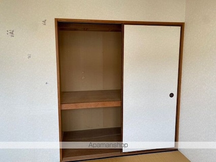 ハイツ水越　Ｂ[2K/35.93m2]の収納