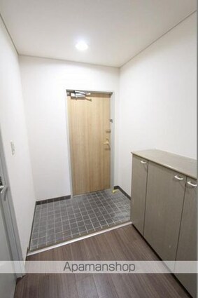 香川県高松市錦町１丁目[2SLDK/73.19m2]の玄関
