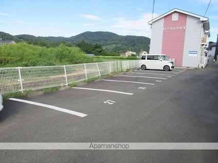 ローズハウスＹ[2LDK/45.46m2]の駐車場1