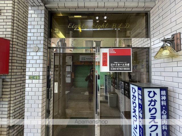 エイティエイトビルの玄関写真