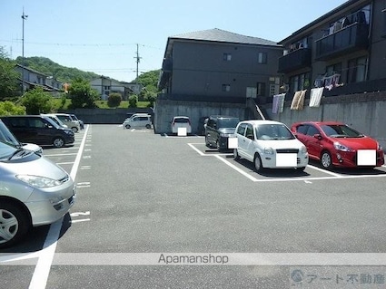 パークヒル津田　Ｂ棟[2LDK/48.36m2]の駐車場4