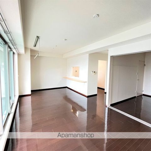 ヴィアーレ勾当台Iの内装写真