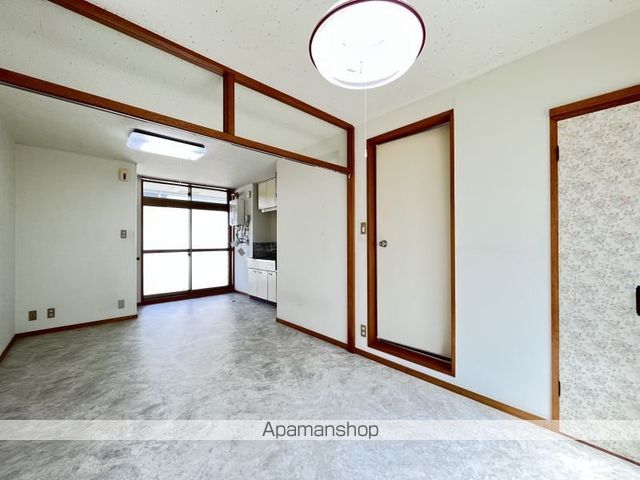 シャンポールわかさの内装写真