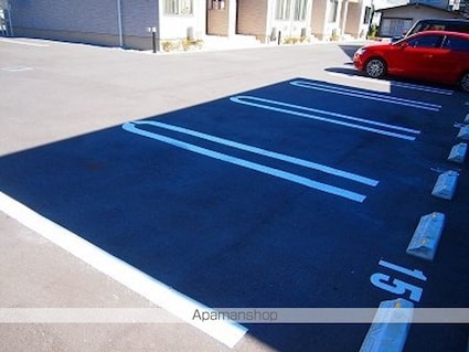 ヴィオーラ御園[2LDK/57.93m2]の駐車場3