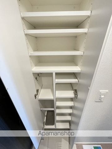シーズンフラッツ柿の木坂の内装写真