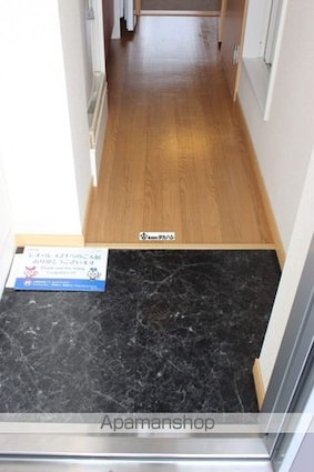 レオパレスＲａｄｉａｎｔ時宗[1K/20.28m2]の玄関
