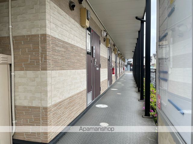 レオパレスおうみの玄関写真