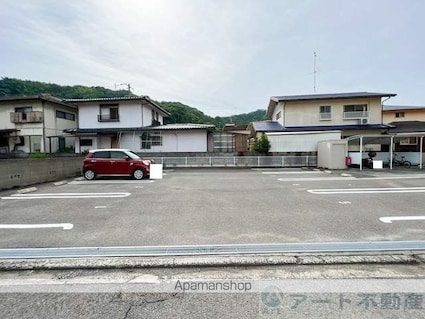 サム　ブランチ[1LDK/42.89m2]の駐車場