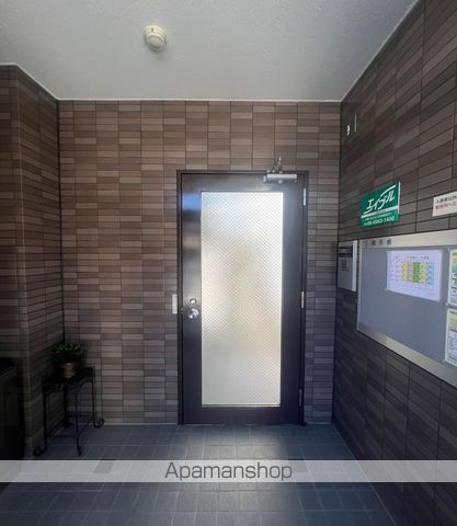 ラポール帝塚山の玄関写真