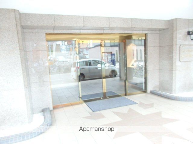 アン・セリジェ弐番館の玄関写真