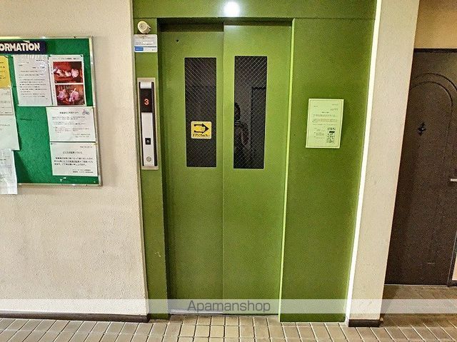 メゾン・ド・グロリエの玄関写真