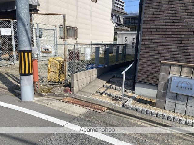 レオネクストオーキッド東部の玄関写真