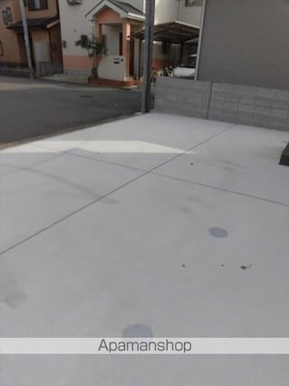 ヤマイチテラス西庄[3LDK/77m2]の駐車場3