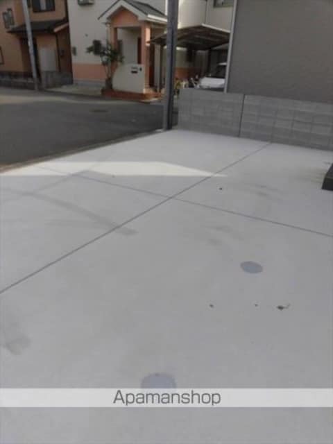 ヤマイチテラス西庄[3LDK/77m2]の駐車場3