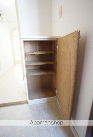 タイタス原の内装写真