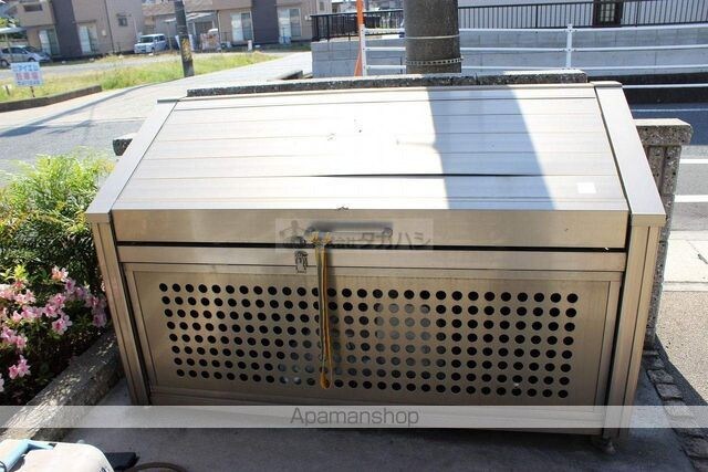ヴィラ　プレステージ[3LDK/74.16m2]の共用部1