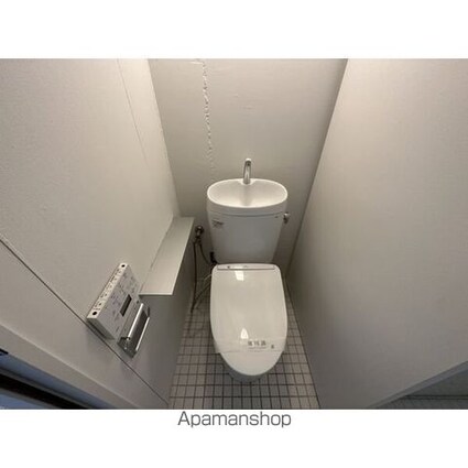 ａ　ｐｌａｃｅ　ｂｙ　Ｗｉｎｅ　Ａｐａｒｔｍｅｎｔ[1R/32.22m2]のトイレ