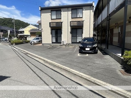 レオパレスＨＩＧＡＳＨＩＮＯ[1K/23.18m2]の駐車場2