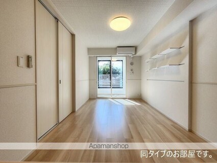 エトワール　Ｄ[1LDK/50.14m2]のリビング・居間