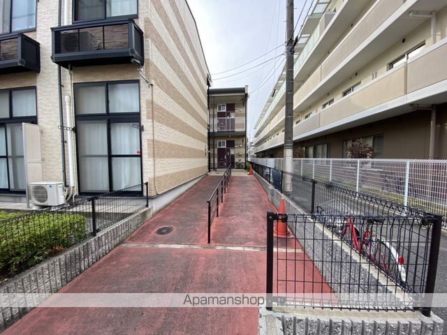 レオパレスユーアイの玄関写真