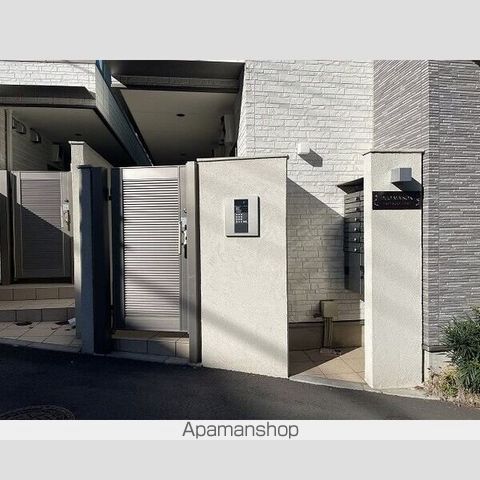デュオメゾン赤塚EASTの玄関写真
