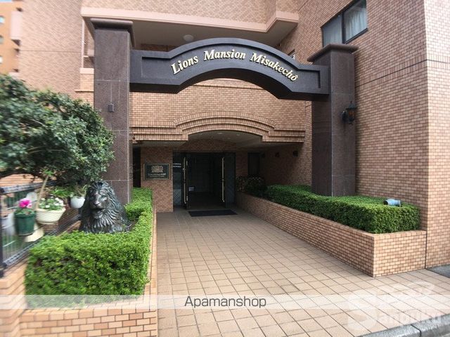 ライオンズマンション味酒町の玄関写真