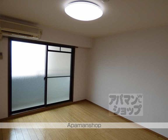 バインオークNICの内装写真