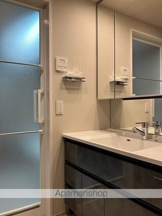 ルフォン横浜根岸[3LDK/72.04m2]の洗面所