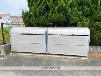 リジェール東山崎　Ａ・Ｂ[2DK/55.44m2]の共用部2