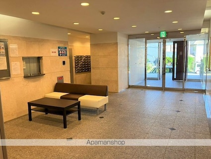 キャッスル常滑[1K/32.77m2]のエントランス2