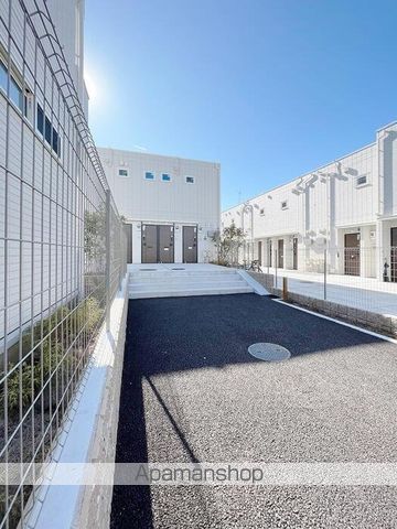 グラナーデ成城学園前Bの玄関写真