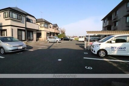 リビングタウン三ッ木　Ｃ[2LDK/56.13m2]の駐車場1