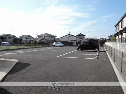 クレイノラルーチェ[1K/25.89m2]の駐車場
