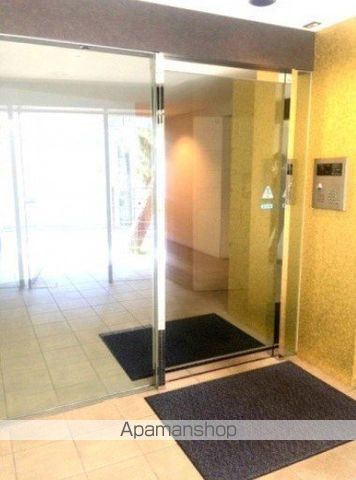 コージーコート中目黒の玄関写真