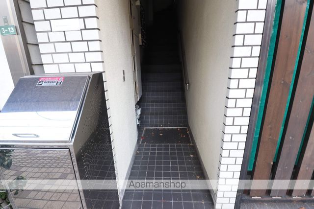 MAビルの玄関写真