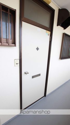 ミヨシコーポA棟の玄関写真