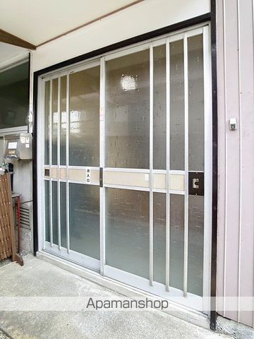 田中町借家の玄関写真