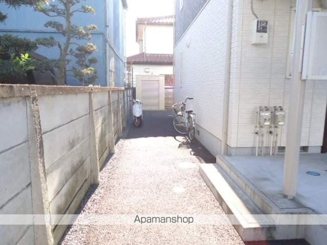 ユーエアロ Aの玄関写真