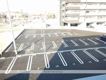 セレーノ南田宮[1LDK/44.71m2]の駐車場