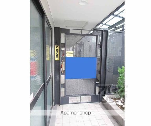 クエステート山科の玄関写真