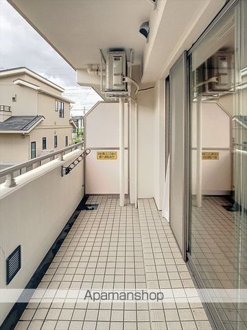 HOLLY HILLS RESIDENCE EASTの内装写真