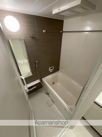コンフォリア・リヴ東梅田の内装写真
