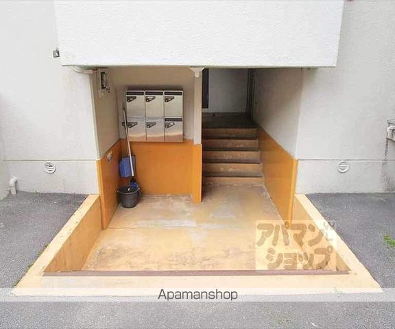 山端マンションの玄関写真