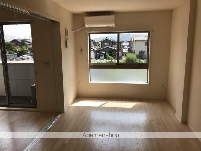 福山市 2階建 築10年の内装写真