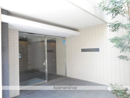 東京都杉並区高円寺南５丁目[2LDK/52.6m2]のエントランス2