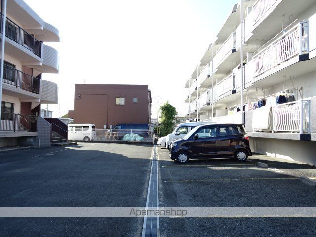 マンション楠通りの外観写真