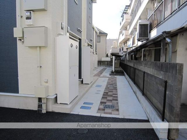 レオネクストシャトレーIIの玄関写真