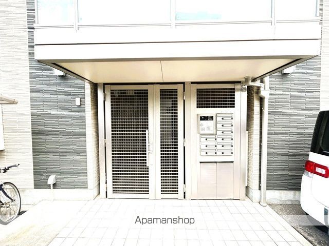 HITBLDGIIの玄関写真